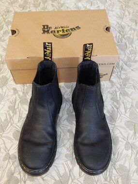Doc Dr. Martens chelsea boots black leather 39 UK 6 W 8 M 7 BARELY WORN EMBURY